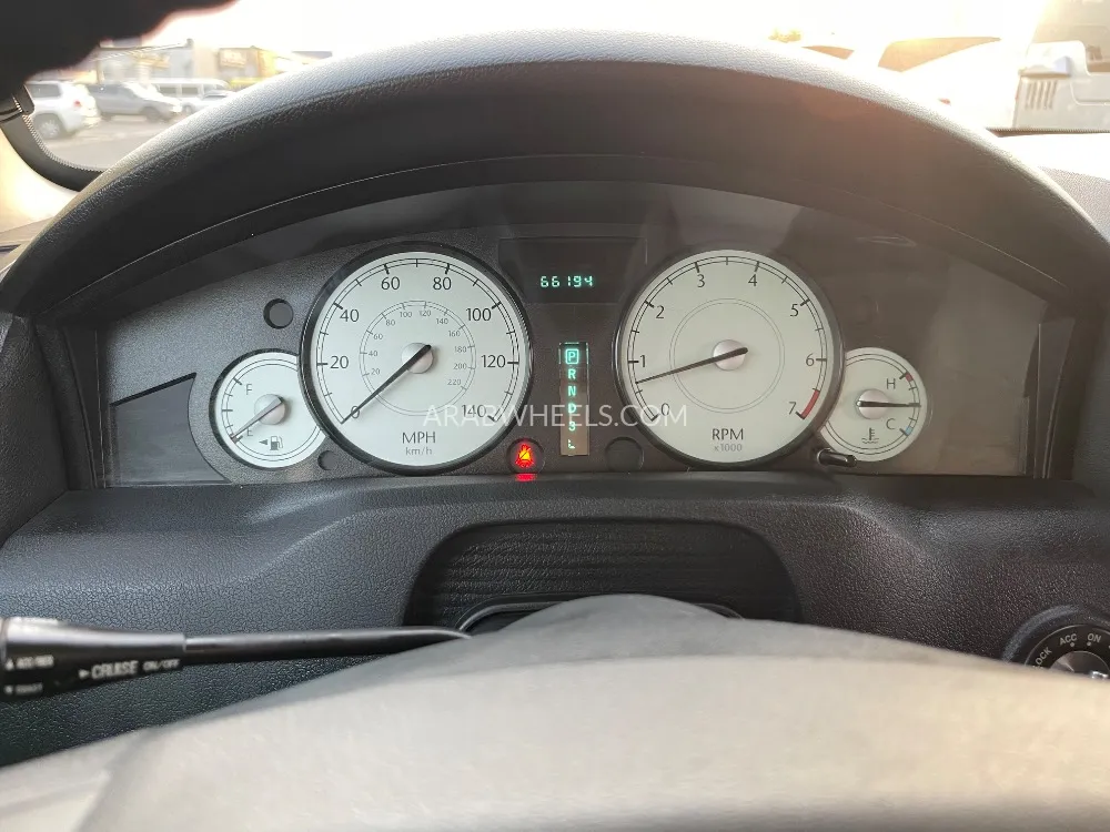 Chrysler 300 2006 for Sale in Abu Dhabi Image-9