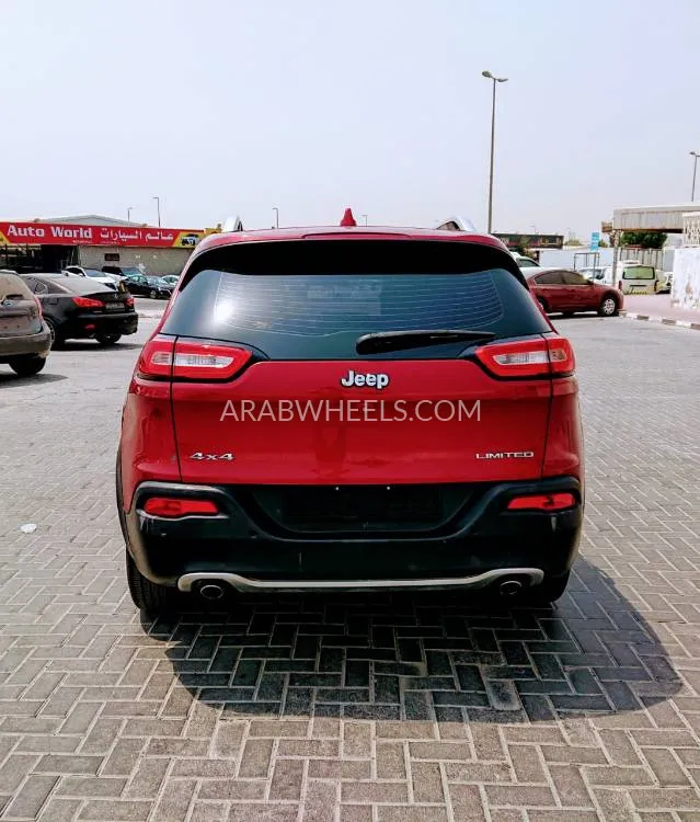 Jeep Cherokee 2014 for Sale in Ajman Image-8