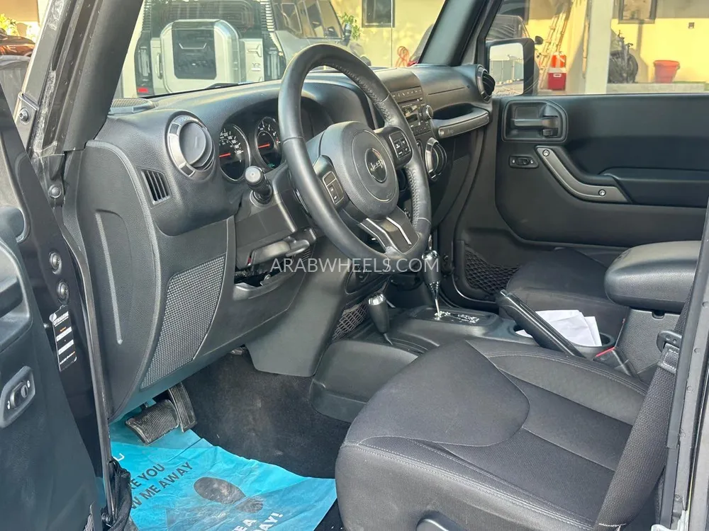 Jeep Wrangler 2017 for Sale in Dubai Image-8