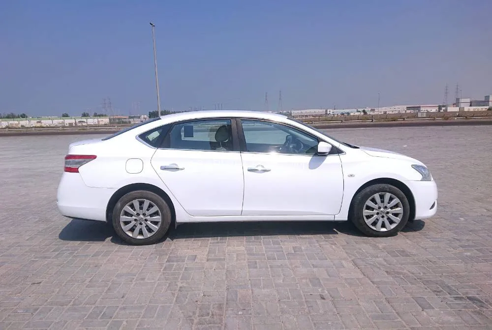 Nissan Sentra 2020 for Sale in Ajman Image-4