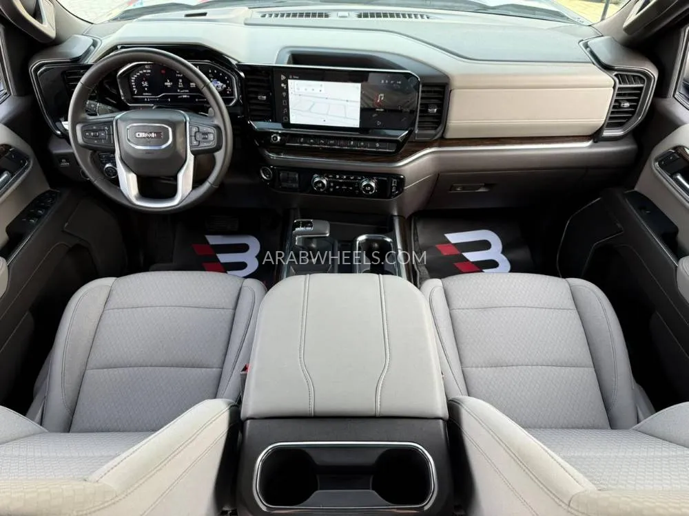 GMC Sierra 2024 for Sale in Abu Dhabi Image-5