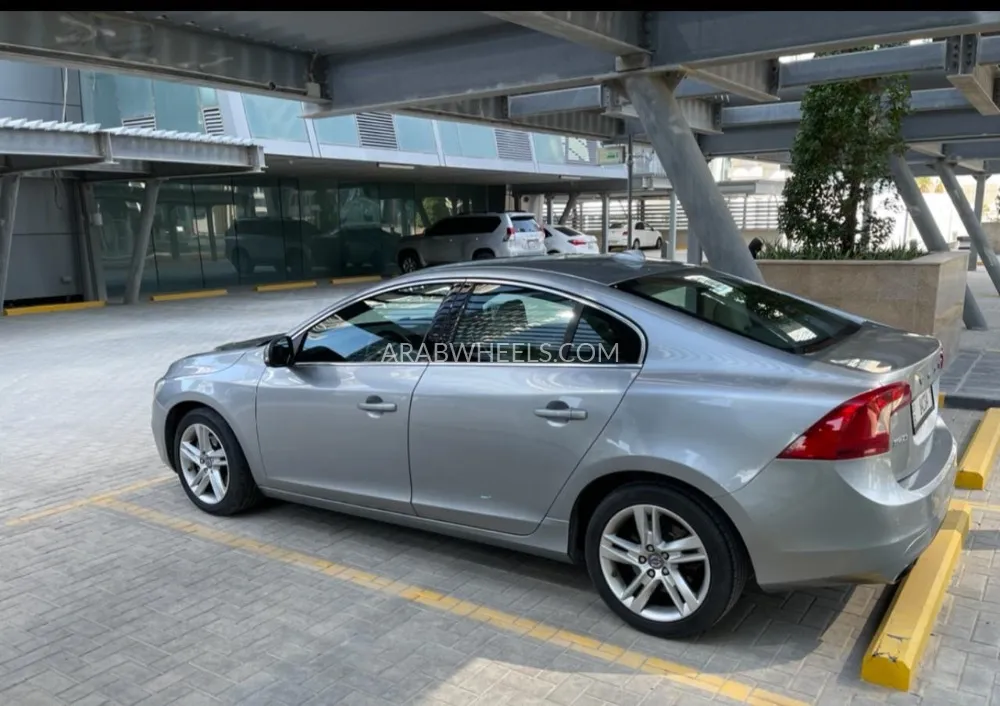 Volvo S60 2015 for Sale in Dubai Image-2