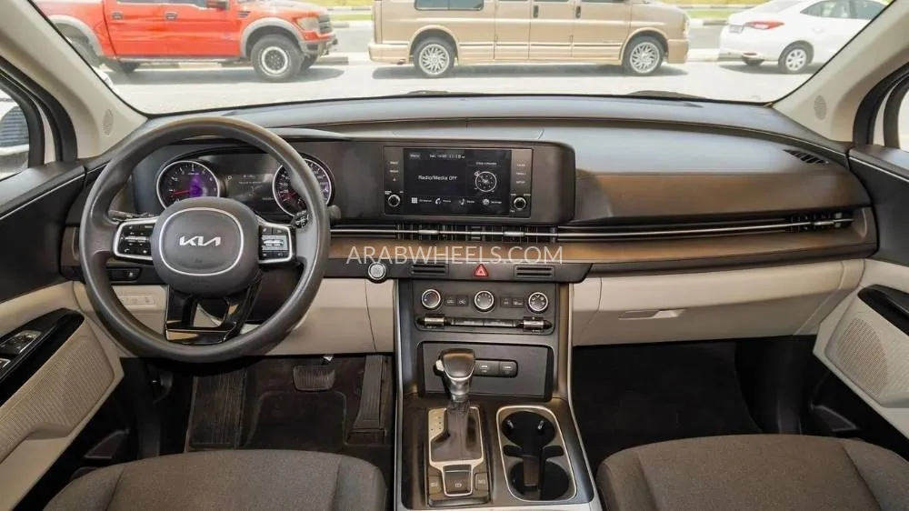 Kia Carnival 2022 for Sale in Sharjah Image-9