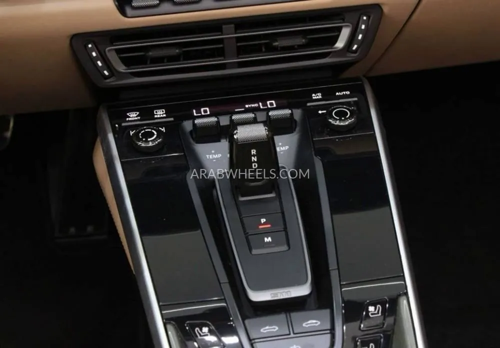 Porsche 911 2021 for Sale in Dubai Image-8