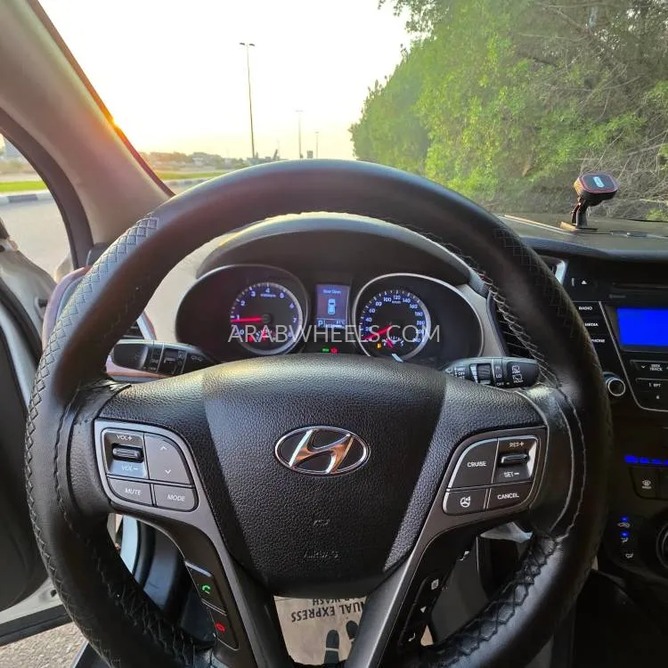 Hyundai Santa Fe 2014 for Sale in Sharjah Image-8
