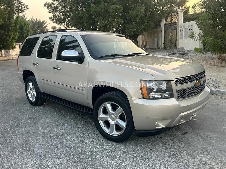 Chevrolet Tahoe 2011 for Sale in Sharjah Image-2