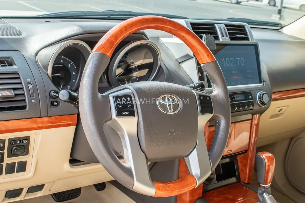 تويوتا لاند كروزر برادو 2017 for Sale in دبي Image-8