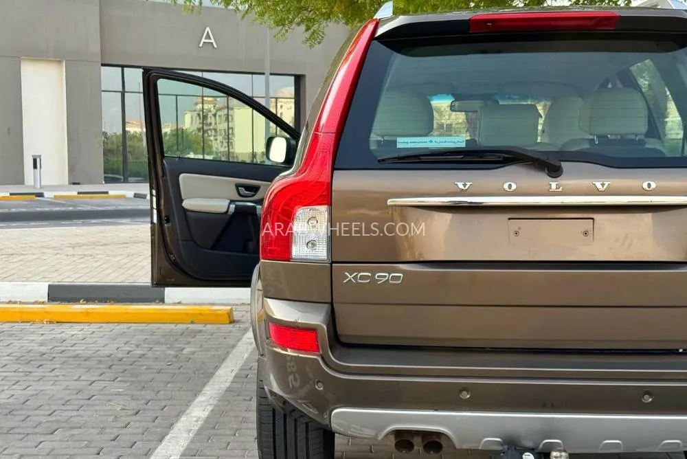Volvo XC90 2014 for Sale in Dubai Image-6