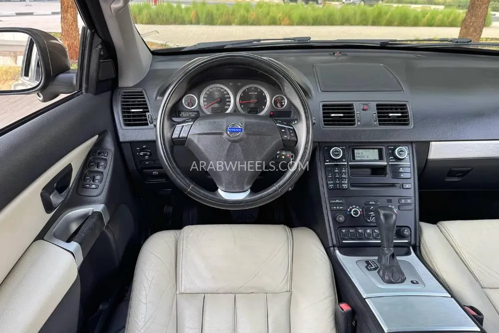 Volvo XC90 2014 for Sale in Dubai Image-10