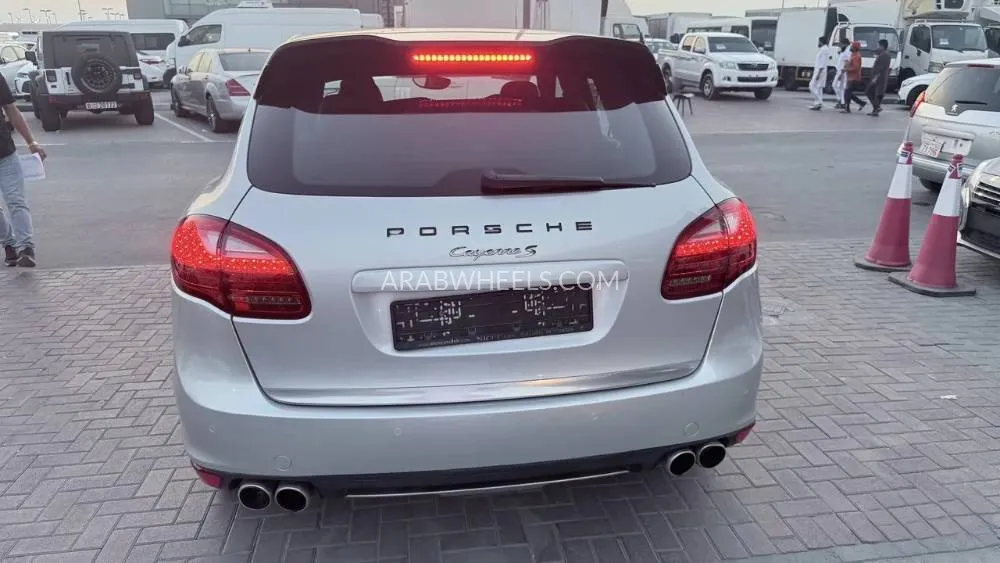 Porsche Cayenne 2012 for Sale in Sharjah Image-15