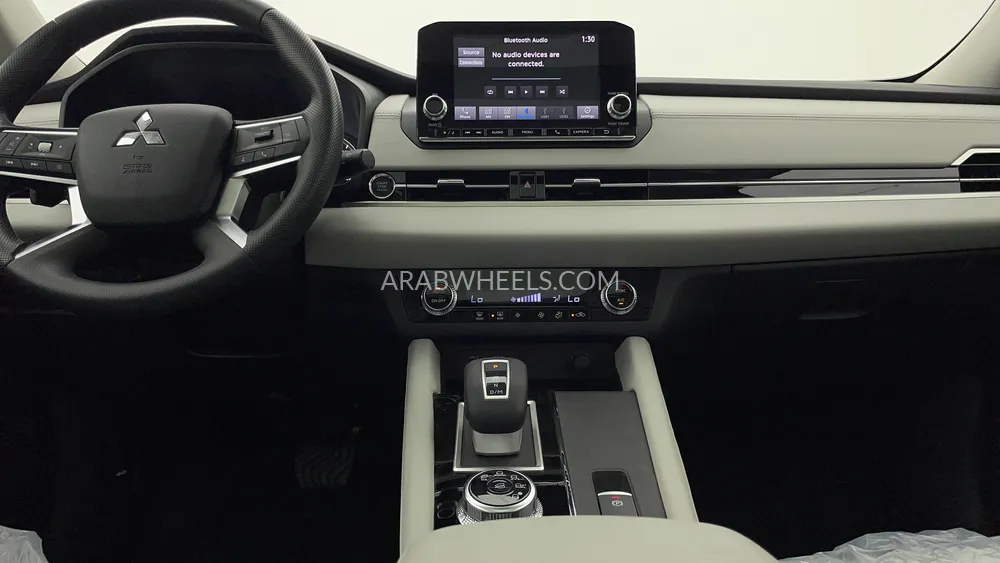 Mitsubishi Outlander 2025 for Sale in Dubai Image-14
