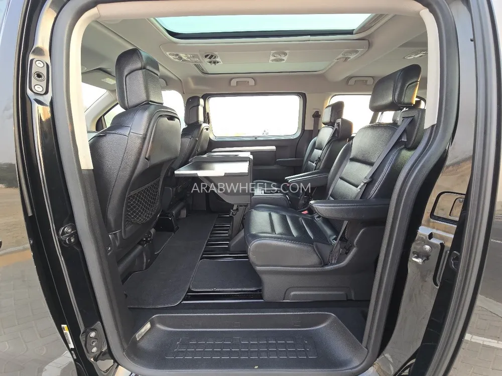 Peugeot Traveller 2020 for Sale in Sharjah Image-9