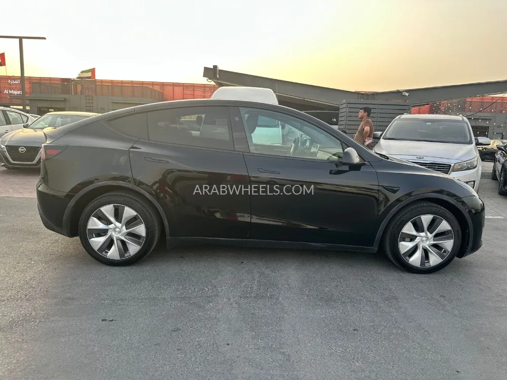 Tesla Model Y 2024 for Sale in Sharjah Image-4