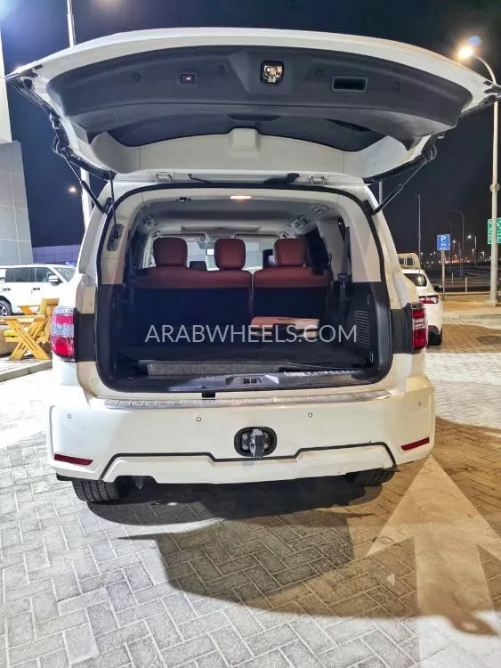 Nissan Patrol 2021 for Sale in Abu Dhabi Image-9