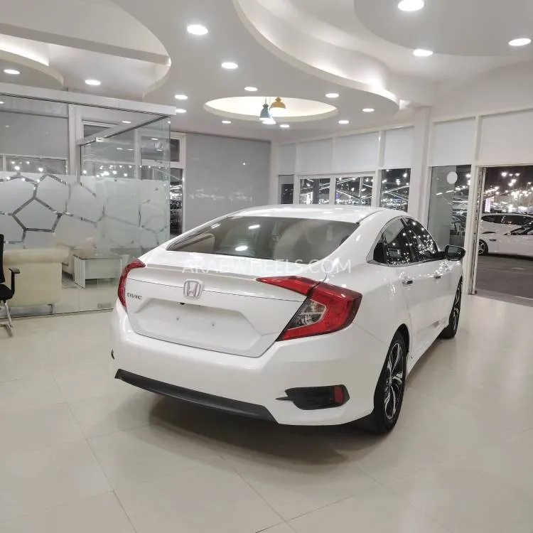 Honda Civic 2019 for Sale in Sharjah Image-10