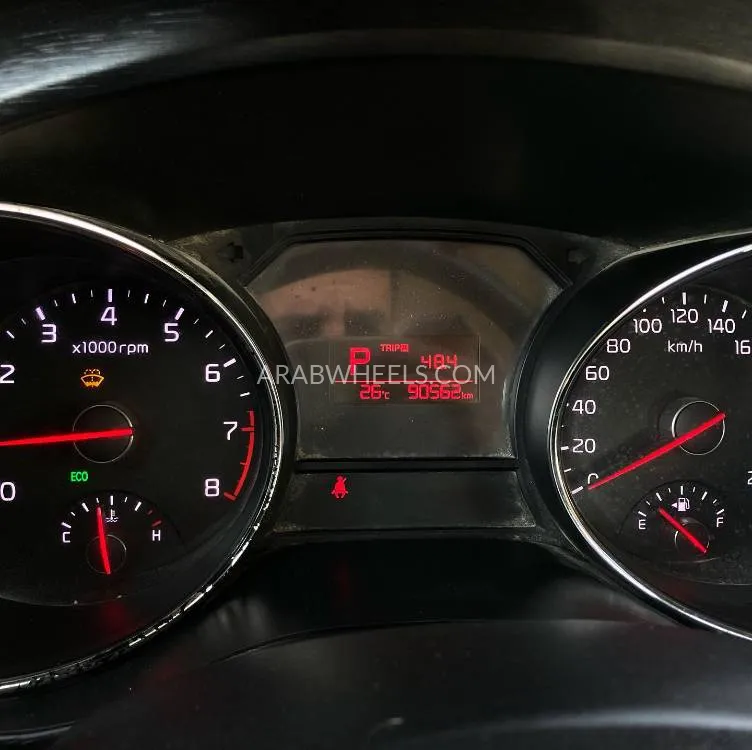 Kia Carnival 2016 for Sale in Sharjah Image-5