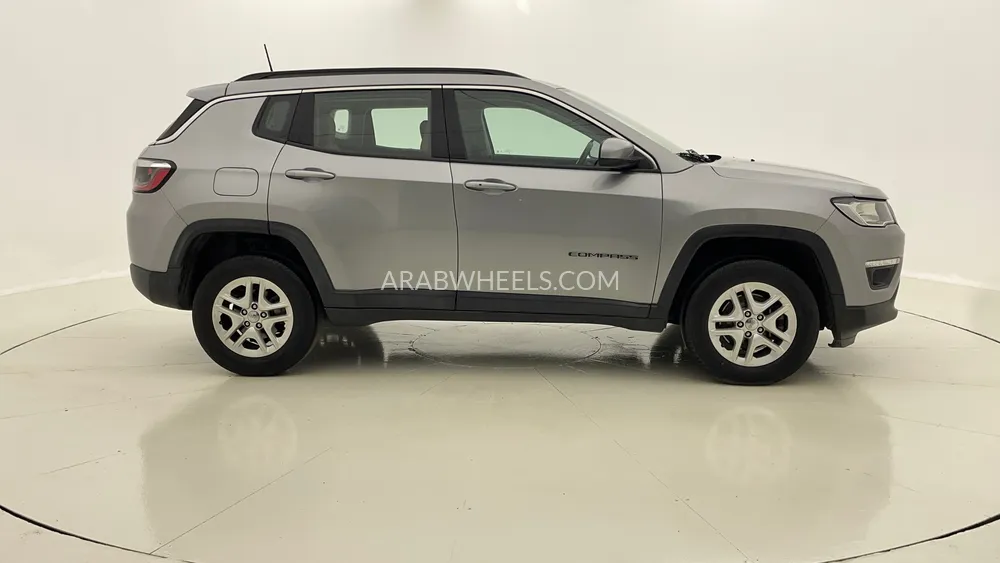 جيب كومباس 2019 for Sale in دبي Image-2