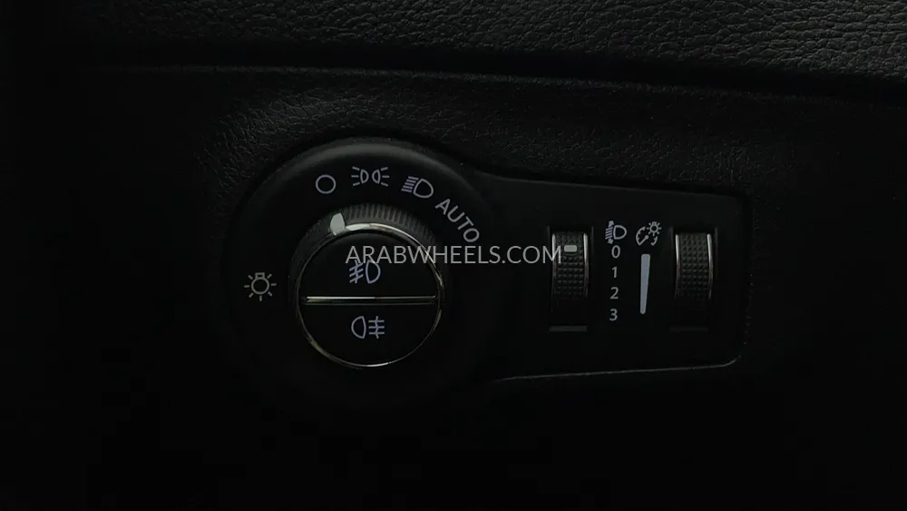 جيب كومباس 2019 for Sale in دبي Image-32