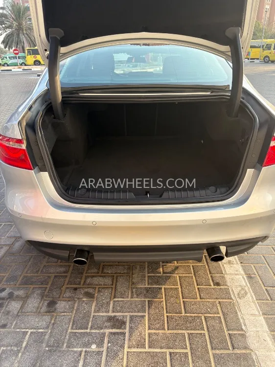 Jaguar XF 2017 for Sale in Dubai Image-5