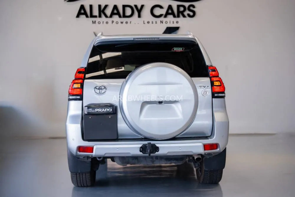 Toyota Land Cruiser Prado 2022 for Sale in Umm Al Quwain Image-4