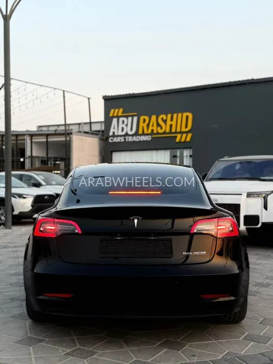 Tesla Model 3 2020 for Sale in Ajman Image-8