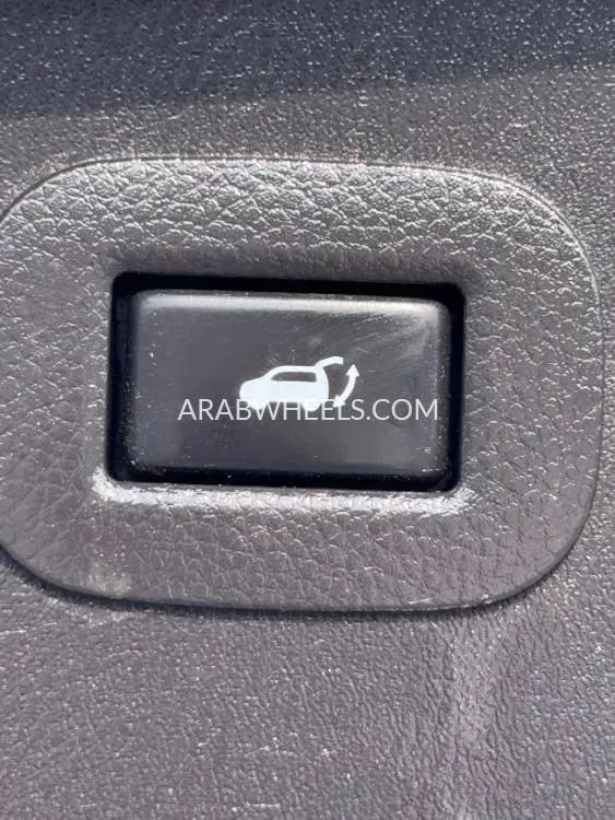 Infiniti QX80 2018 for Sale in Sharjah Image-14