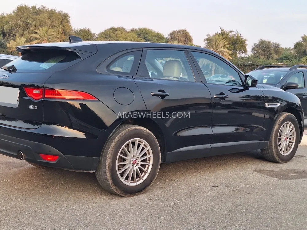 Jaguar F Pace 2017 for Sale in Sharjah Image-4