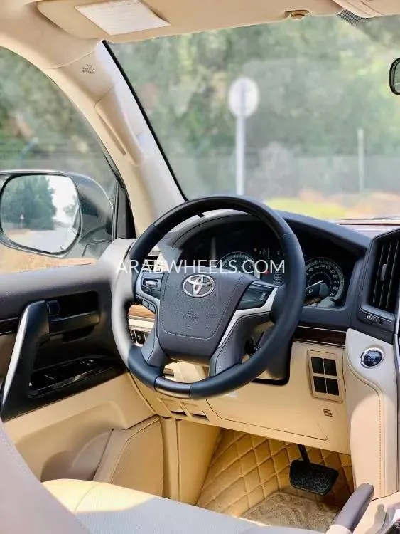 Toyota Land Cruiser 2020 for Sale in Sharjah Image-7