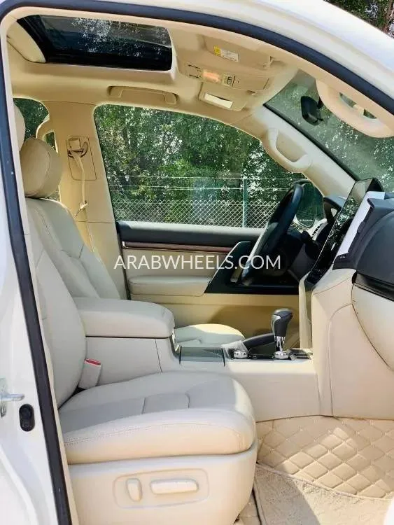Toyota Land Cruiser 2020 for Sale in Sharjah Image-13