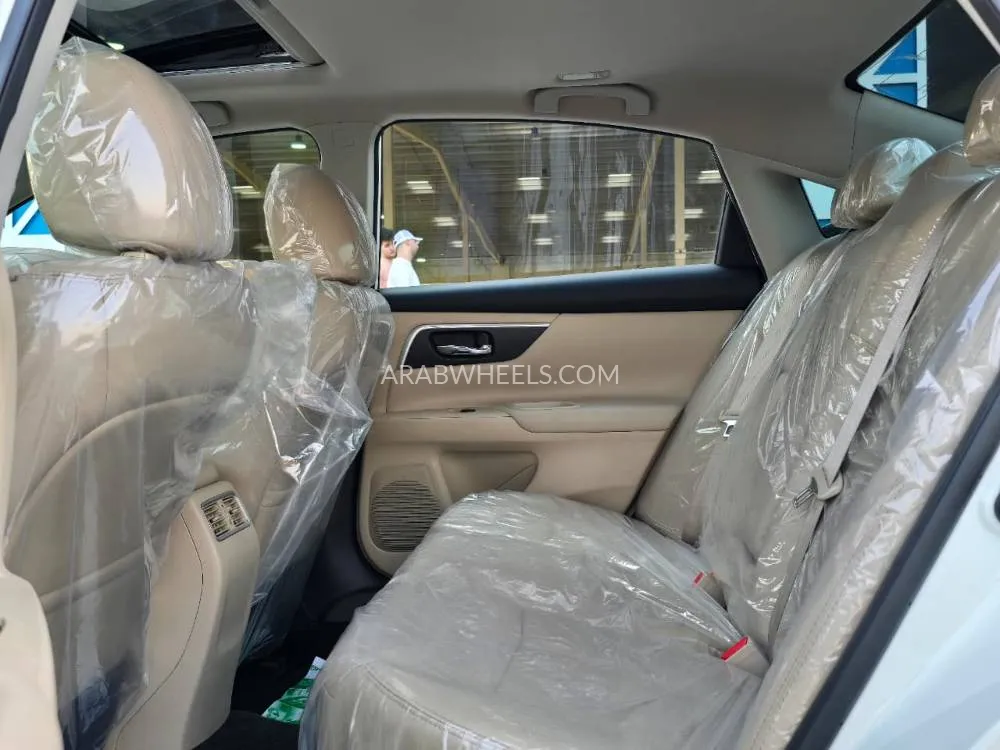 Nissan Altima 2016 for Sale in Umm Al Quwain Image-11