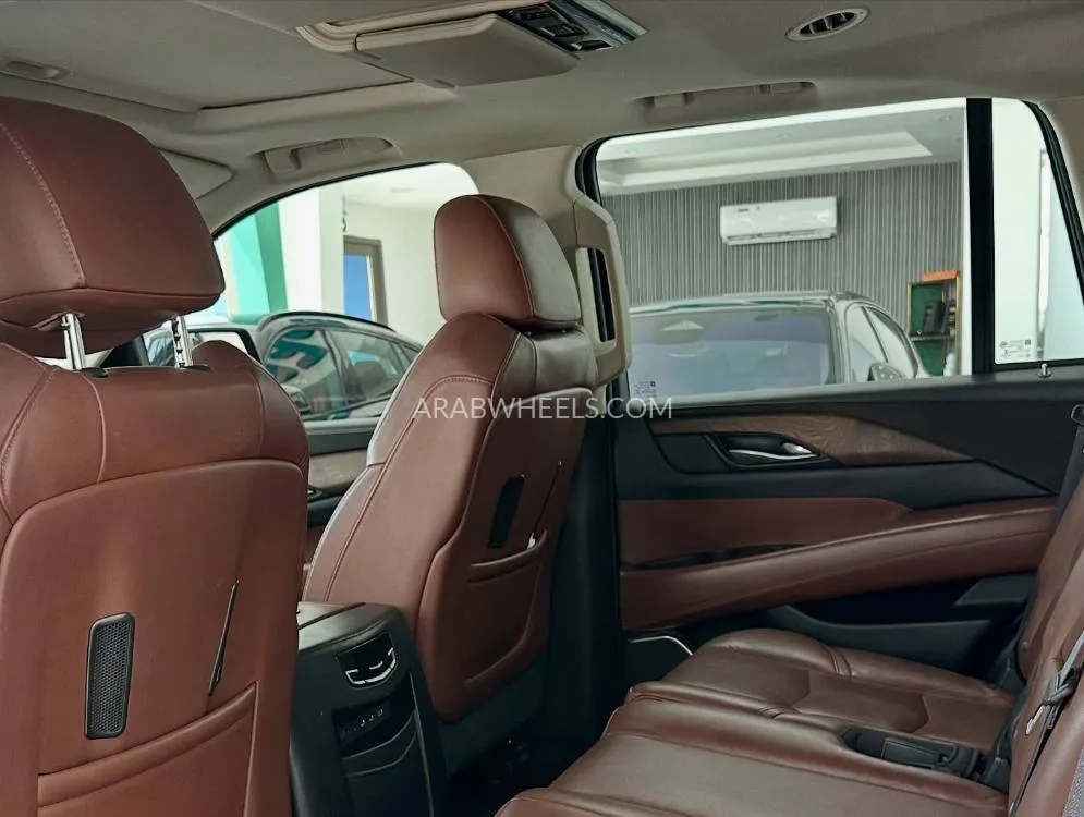 Cadillac Escalade 2017 for Sale in Abu Dhabi Image-9