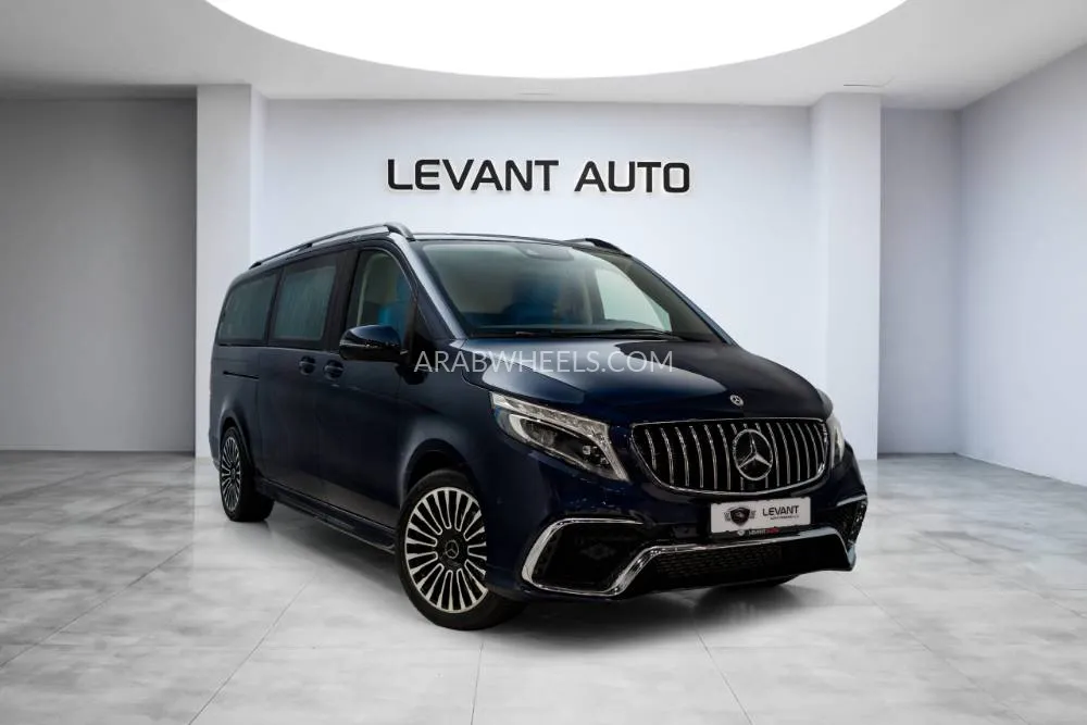 Mercedes Benz V Class 2022 for Sale in Dubai Image-2