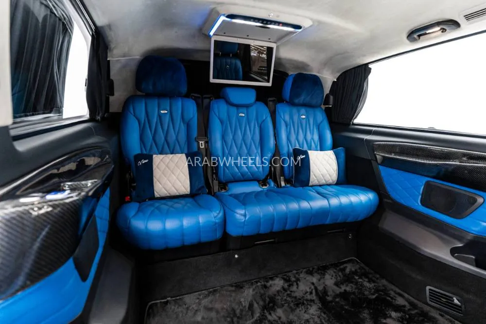 Mercedes Benz V Class 2022 for Sale in Dubai Image-6