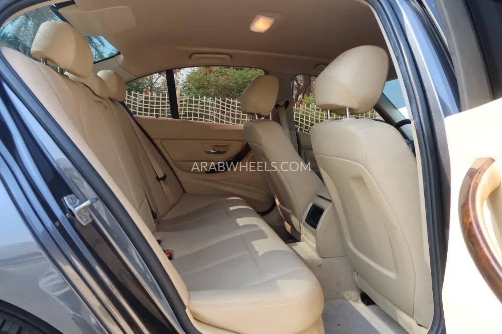 بي إم دبليو الفئة الثالثة 2015 for Sale in دبي Image-13