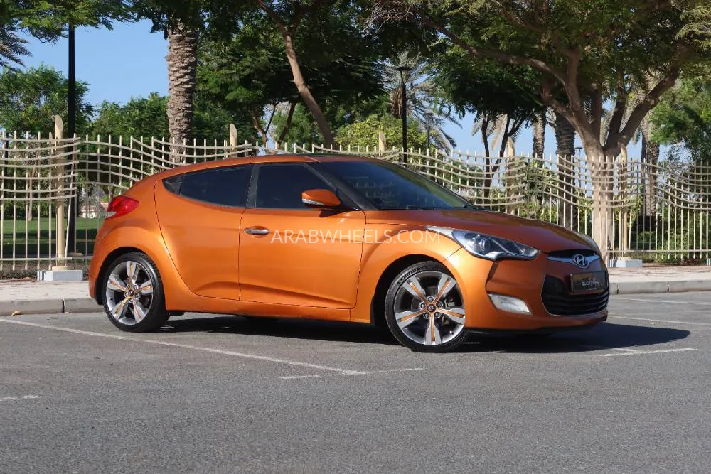 Hyundai Veloster 2015 for Sale in Dubai Image-3