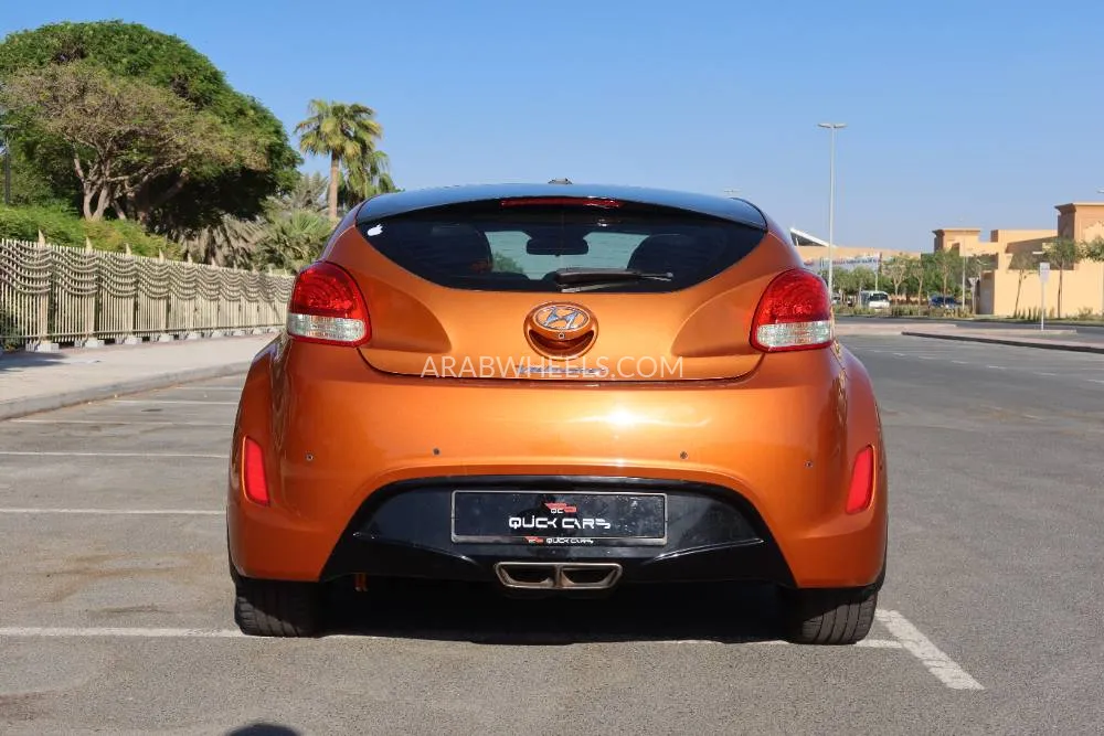 Hyundai Veloster 2015 for Sale in Dubai Image-6