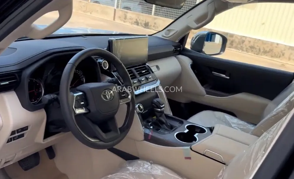Toyota Land Cruiser 2024 for Sale in Ras Al Khaimah Image-6