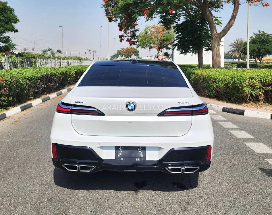 BMW 7 series 2023 for Sale in Dubai Image-9