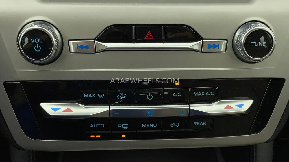 Ford Explorer 2023 for Sale in Dubai Image-47