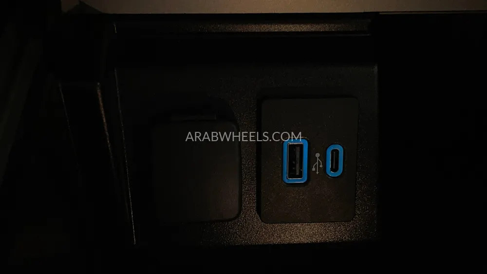 Ford Explorer 2023 for Sale in Dubai Image-49