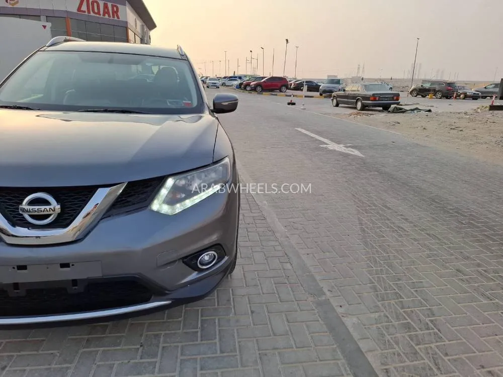 Nissan Rogue 2015 for Sale in Ajman Image-5