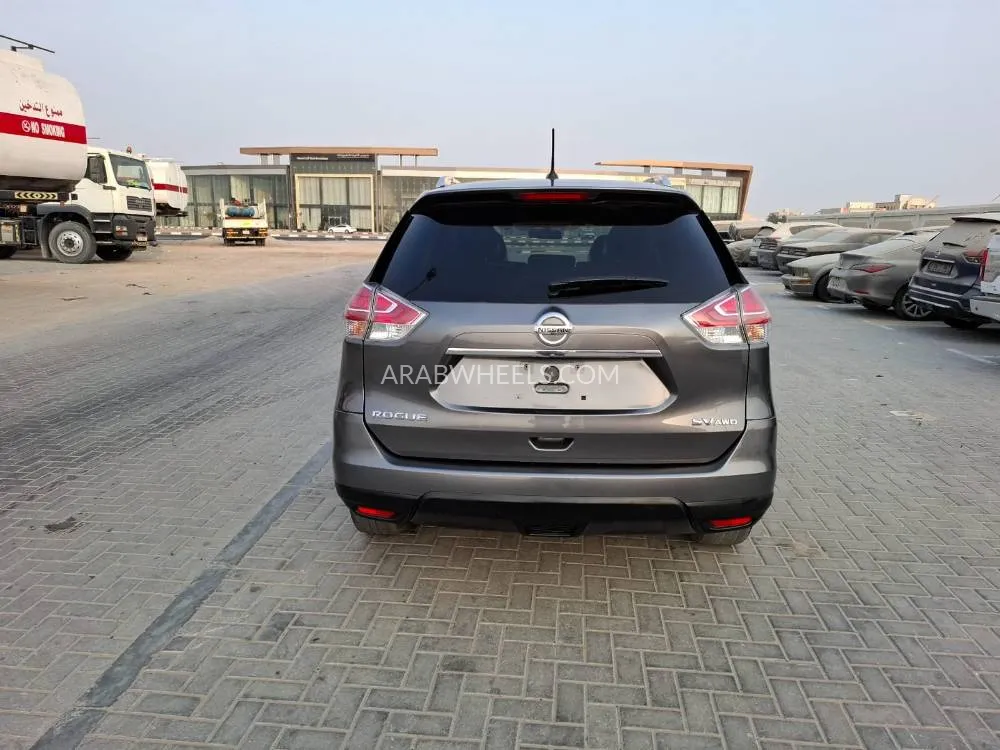 Nissan Rogue 2015 for Sale in Ajman Image-16