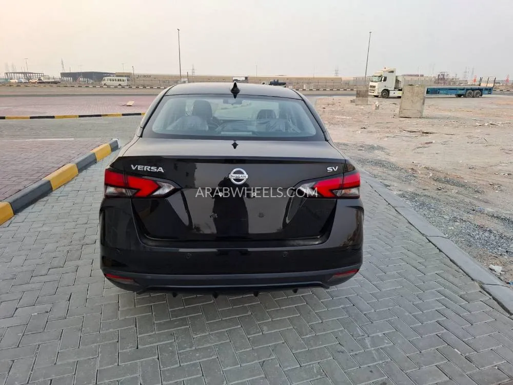 Nissan Versa 2021 for Sale in Ajman Image-14