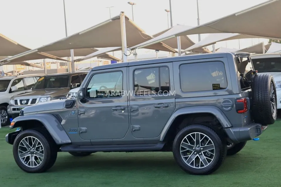 Jeep Wrangler 2023 for Sale in Sharjah Image-8