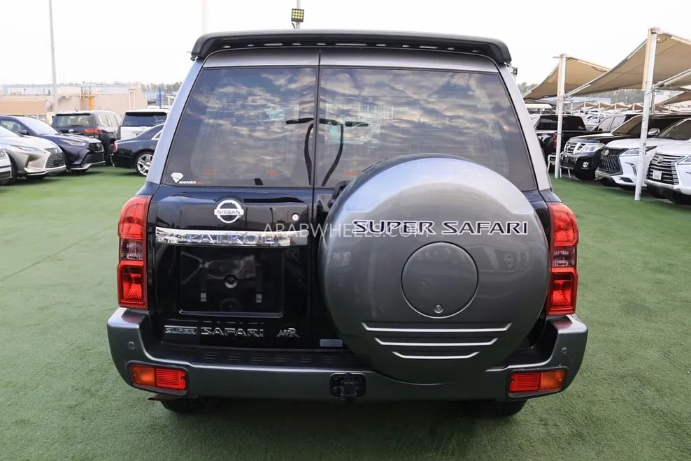 Nissan Patrol 2021 for Sale in Sharjah Image-8