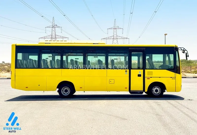 Mitsubishi Fuso 2024 for Sale in Sharjah Image-4