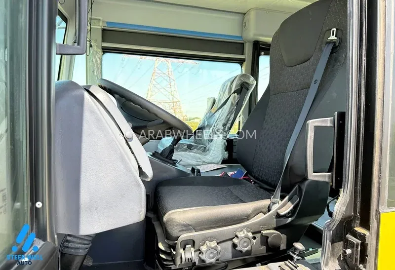 Mitsubishi Fuso 2024 for Sale in Sharjah Image-11