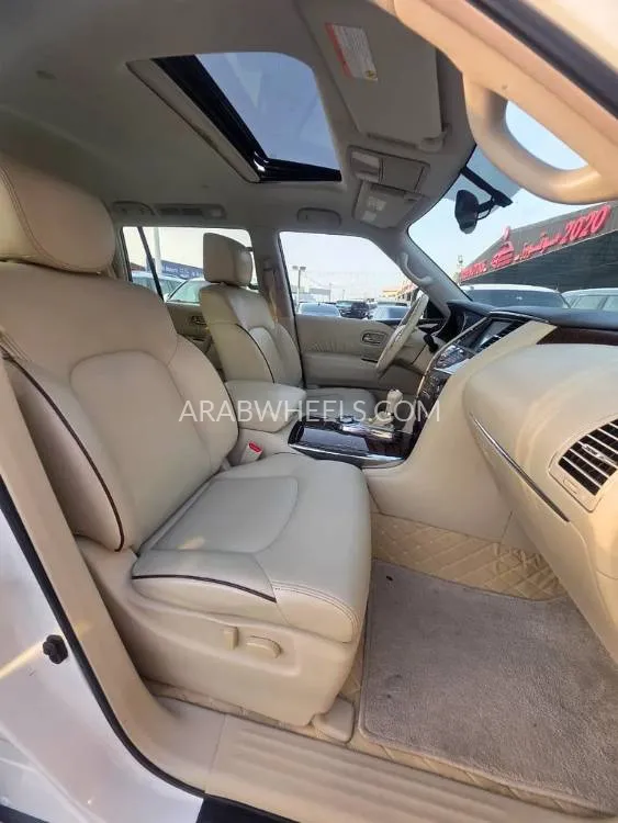 Nissan Patrol 2019 for Sale in Dubai Image-9