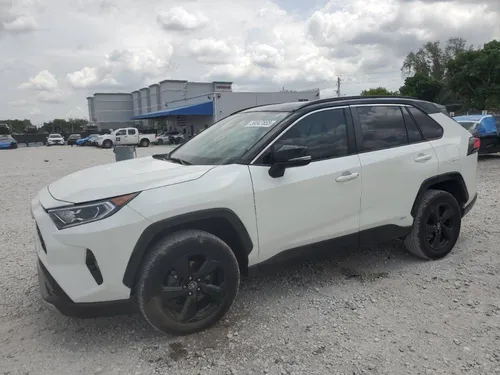 Toyota Rav4 2.5L AWD XLE 2021