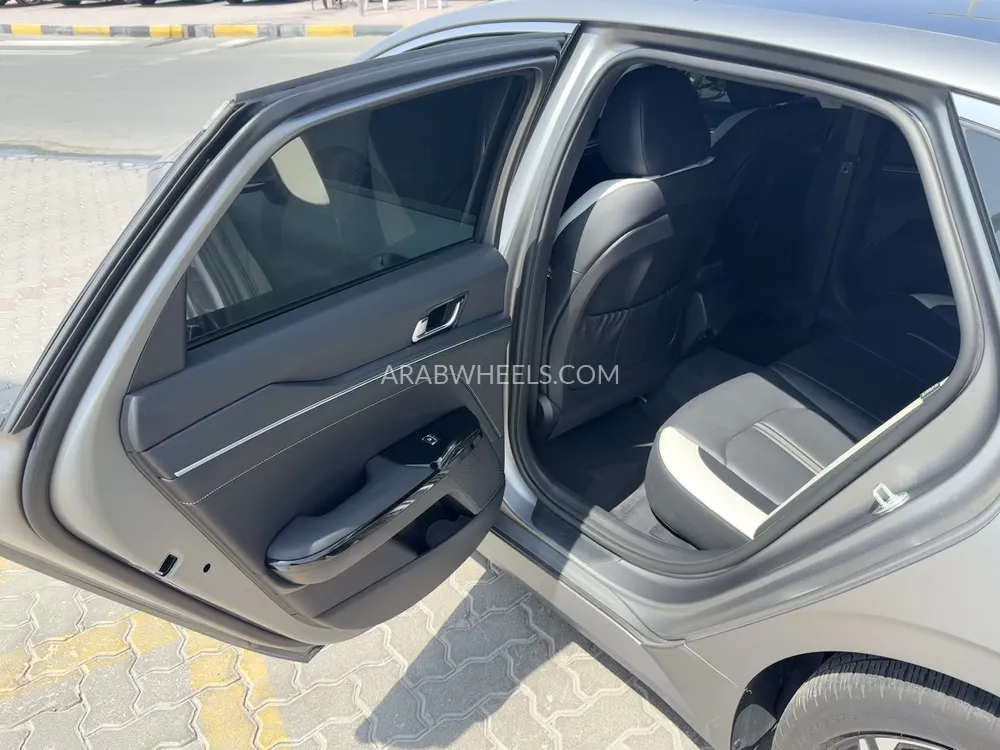 Kia K5 2025 for Sale in Sharjah Image-13